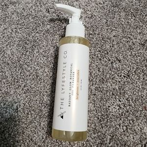 The Lifestyle Co Radiant Glow Oil Cleanser